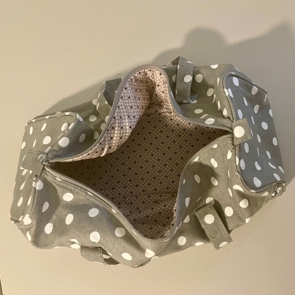 NWOT Grey/White Polka Dot Duffel Bag - Picture 2 of 10